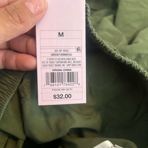 Women's Mid-Rise Baggy Cargo Pants in an olive green color - Picture 5 of 5